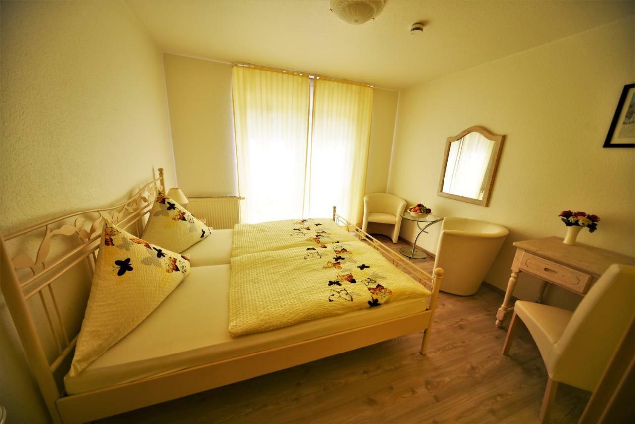 Hotel Restaurant Normandie Schildow ภายนอก รูปภาพ